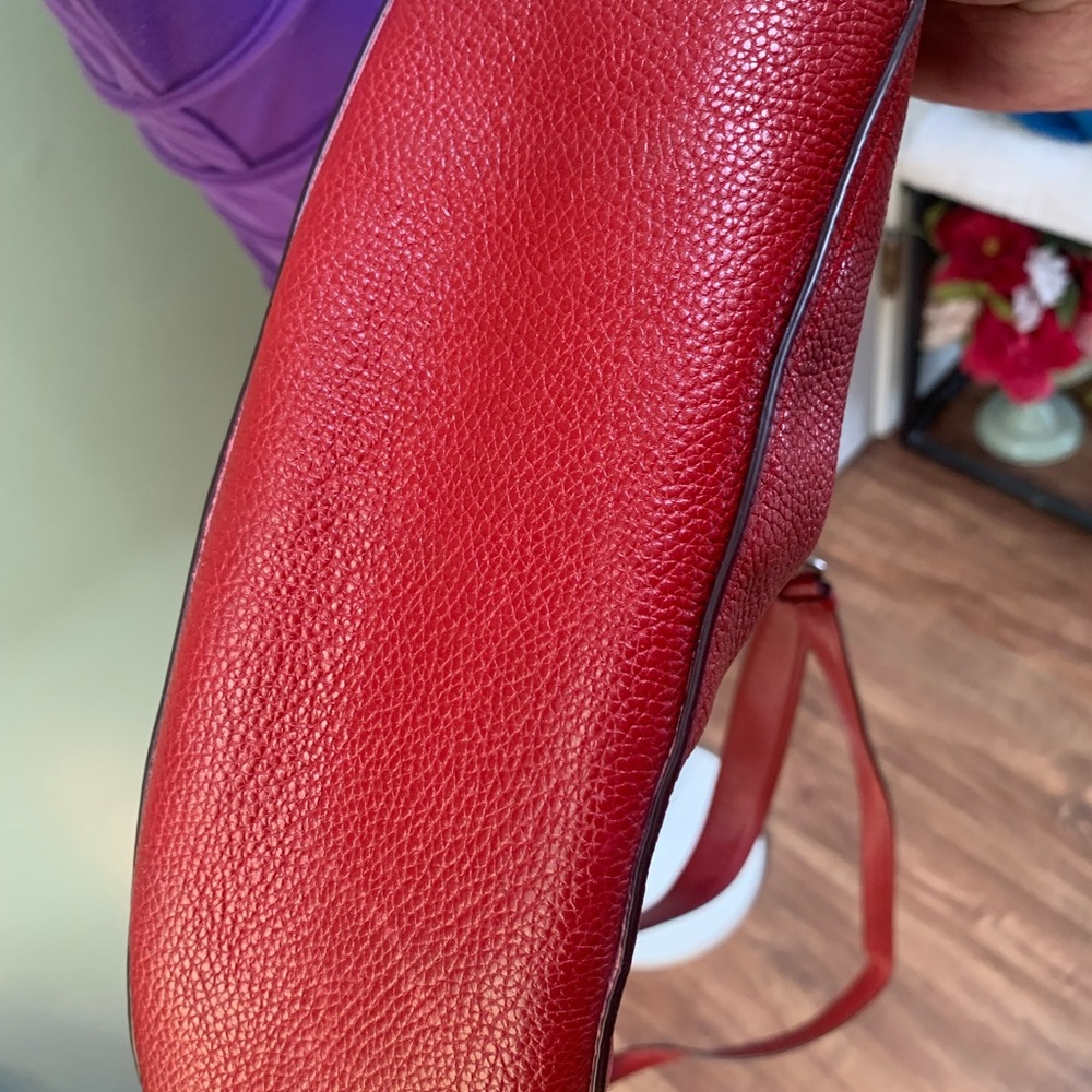 Coach - red excellent condition. - Picture 5 of 7